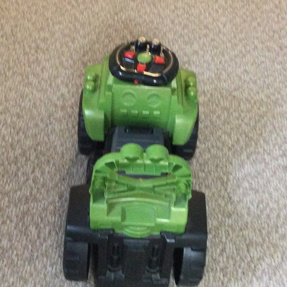 Toy Car (No batteries included & used) - Picture 2 of 3